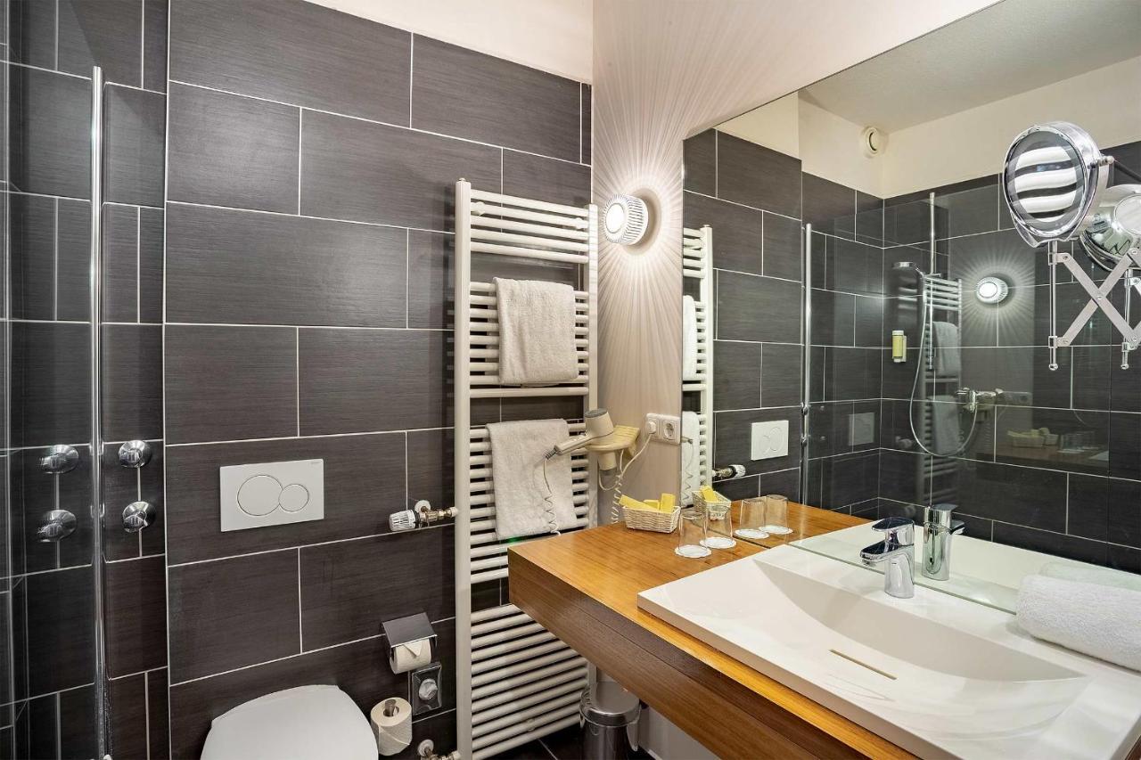 Aqualux Wellness- & Tagungshotel Bad Salzschlirf Zewnętrze zdjęcie